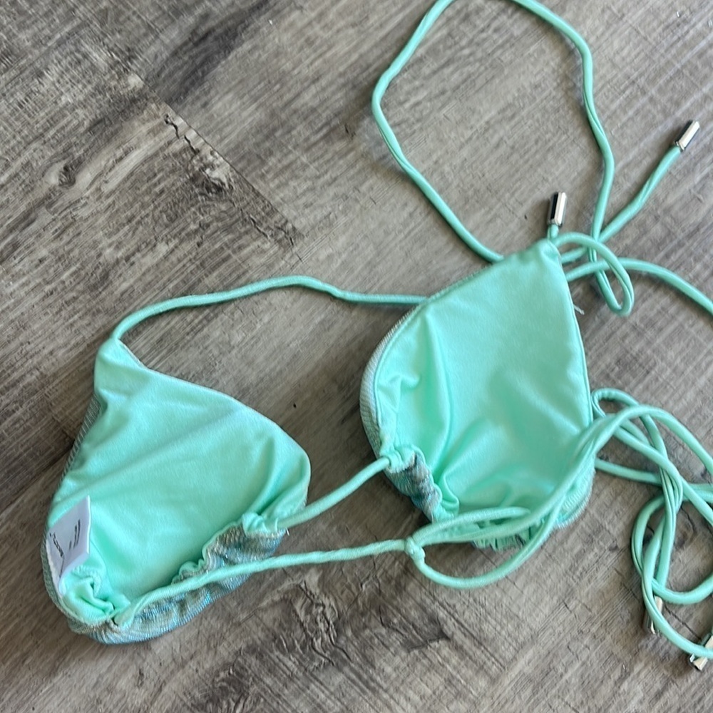 Berry Beachy triangle string bikini top metallic - Picture 3 of 5